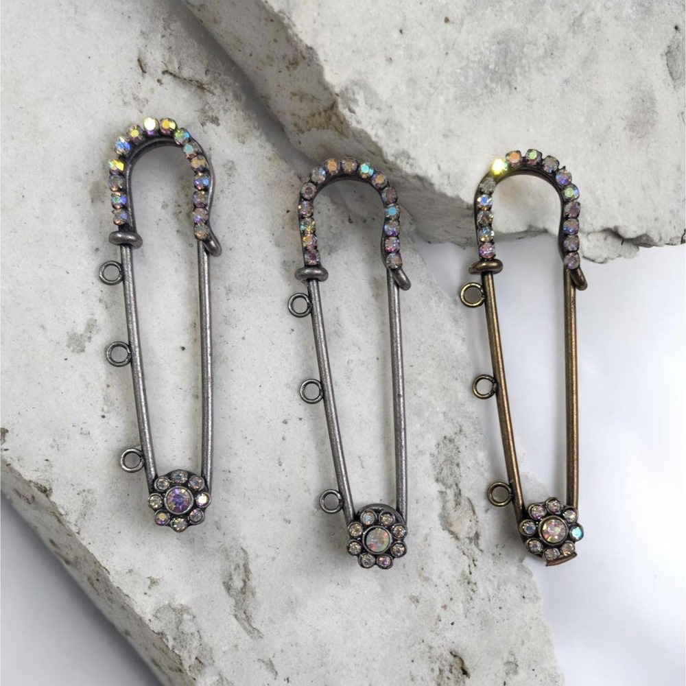 Vintage style aurora‎ borealis rhinestone safety pin brooch charm loops